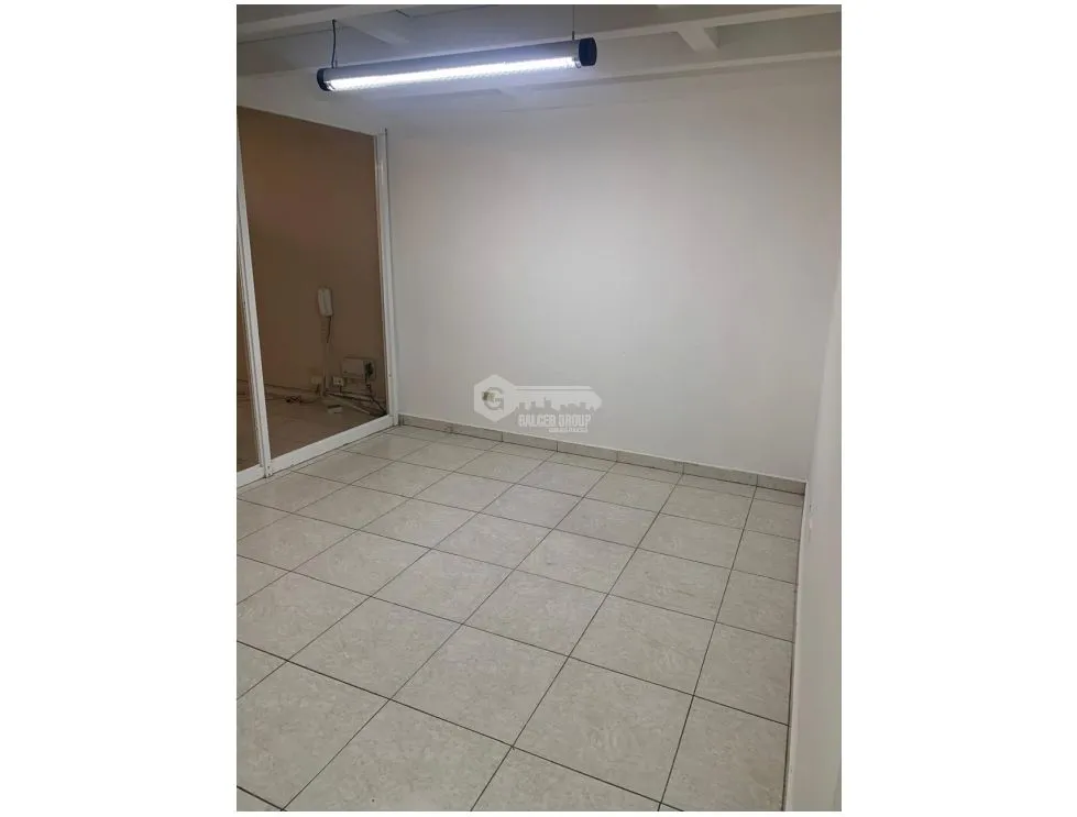 CONDADO DEL REY / COUNTRY PLAZA / LOCAL COMERCIAL / 170M / VACIO