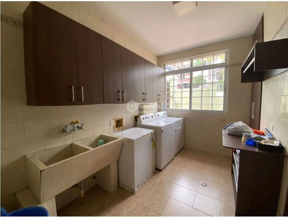 BETANIA / DOS MARES / 692M / 5 BEDROOMS / 2 LEVELS / DEN / TERRACE