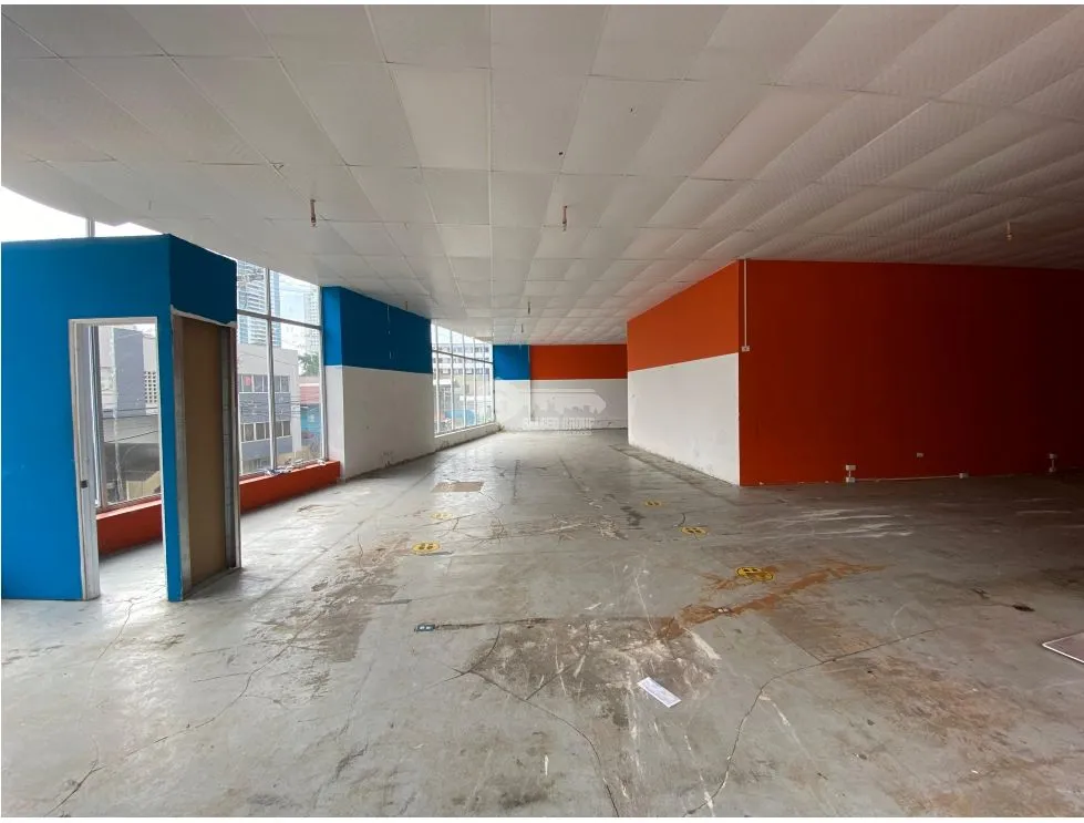 VIA ESPAÑA / PH PREMIUM / LOCAL / 254m2/ 2 ESPACIOS ABIERTOS / VACIO