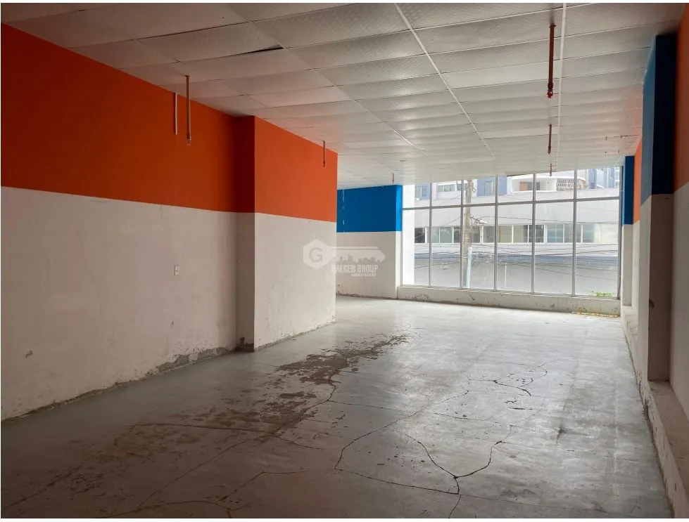 VIA ESPAÑA / PH PREMIUM / LOCAL / 254m2/ 2 ESPACIOS ABIERTOS / VACIO