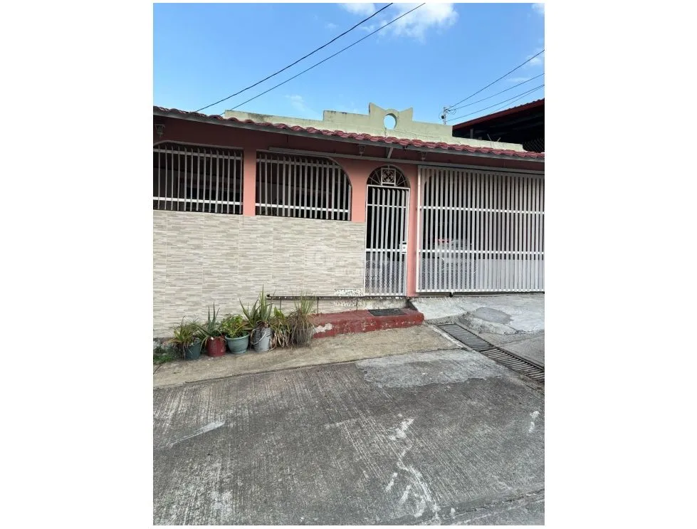 EL CRISOL / 184M / 3 HABITACIONES / TOTALMENTE CERCADA