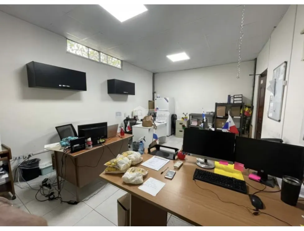 办公室 在 Brisas Del Golf 出售