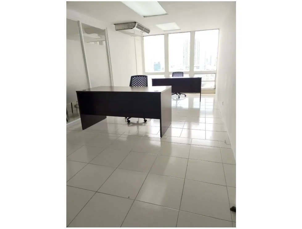 Office for rent in El Carmen