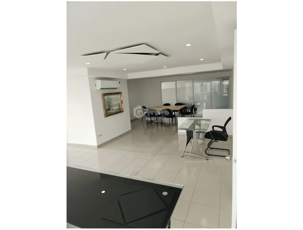 Office for rent in El Carmen