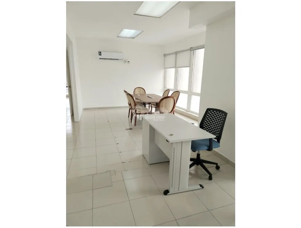 Office for rent in El Carmen