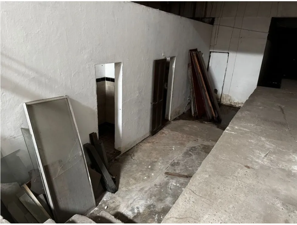 LOCAL / AVENIDA ANCON / 1485M / BODEGA  / OFICINAS / ANDEN / VACIO