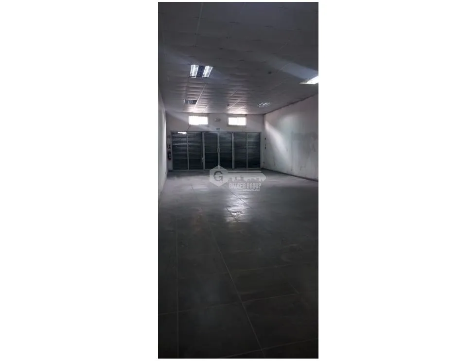 Espace commercial à El Ingenio à louer