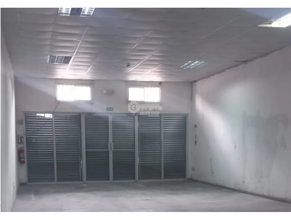 Espace commercial à El Ingenio à louer