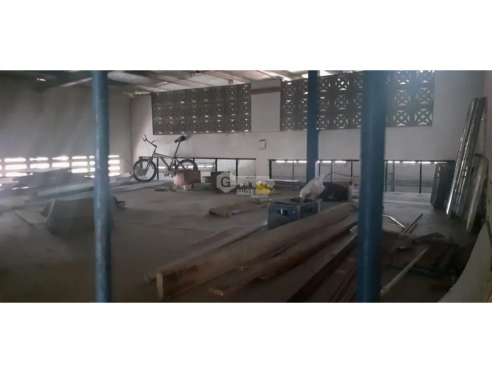 Espace commercial à El Ingenio à louer