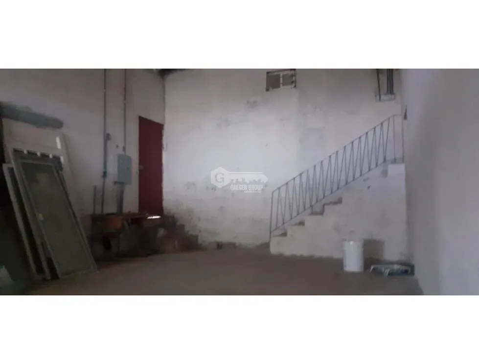Espace commercial à El Ingenio à louer