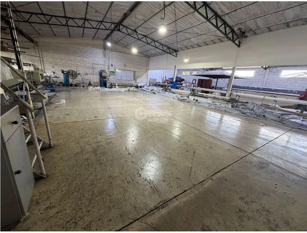 RIO ABAJO / WAREHOUSE WITH GATEHOUSE OFFICES / 5000M / CODE C-2 / RN1 JC