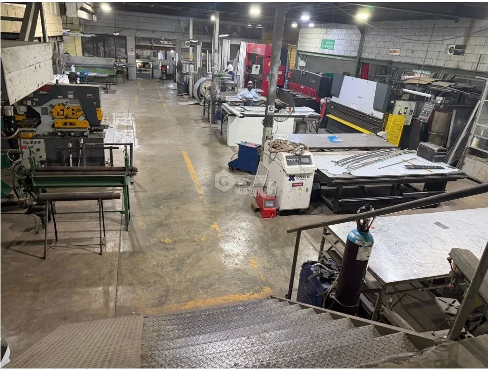 RIO ABAJO / WAREHOUSE WITH GATEHOUSE OFFICES / 5000M / CODE C-2 / RN1 JC