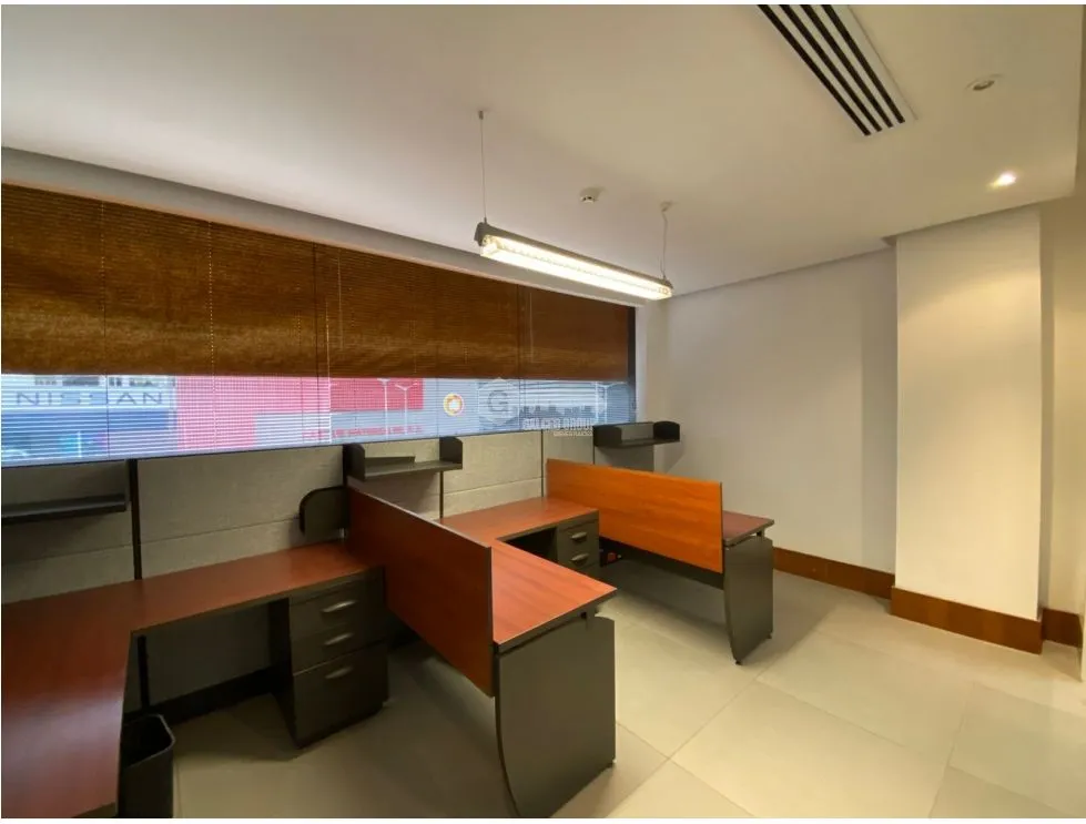 CALLE 50 / PLAZA CALLE 50 / 430 M2 / DIVISIONES / 8 PARKING / AMOBLADO