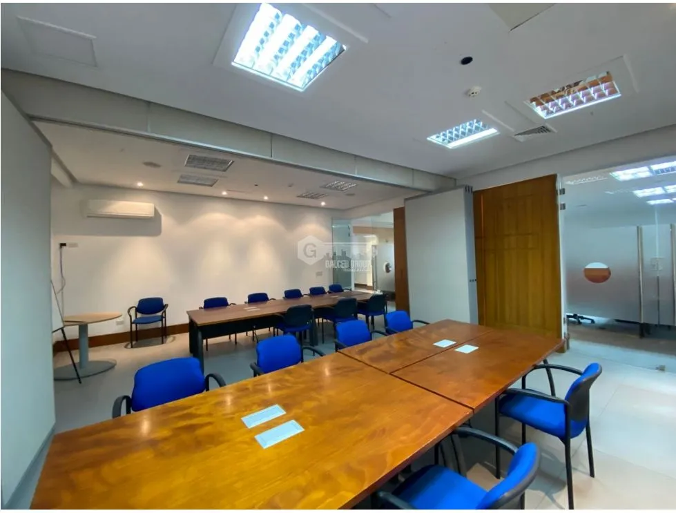 CALLE 50 / PLAZA CALLE 50 / 430 M2 / DIVISIONES / 8 PARKING / AMOBLADO