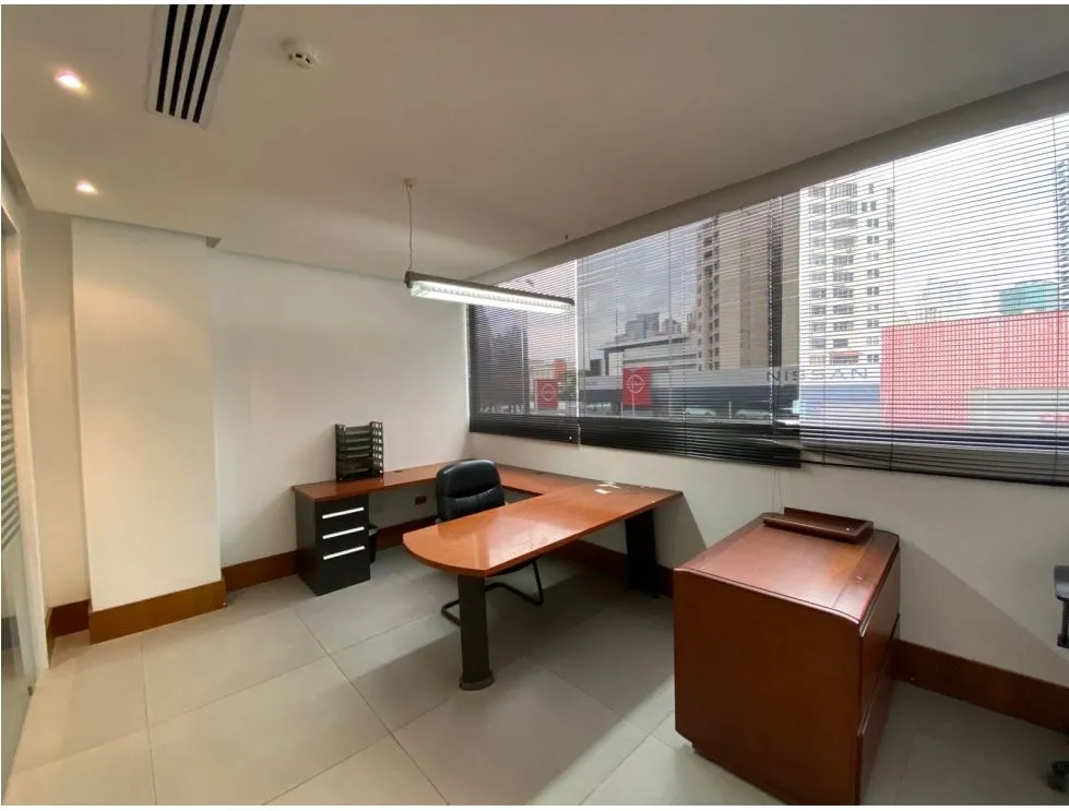 CALLE 50 / PLAZA CALLE 50 / 430 M2 / DIVISIONES / 8 PARKING / AMOBLADO