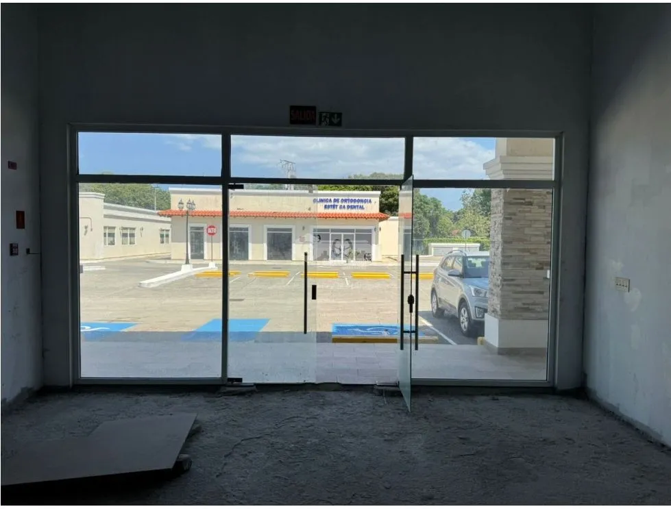PLAZA FARALLONES / RIO HATO / 90M / COMMERCIAL SPACES JC