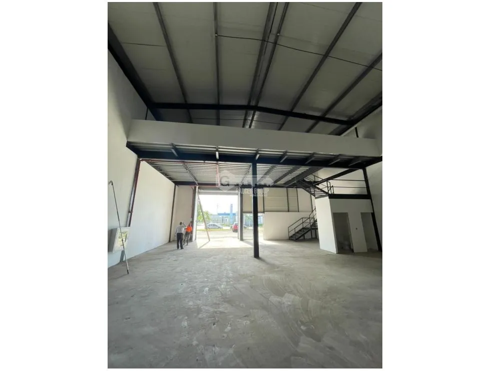 Warehouse for rent in Panama