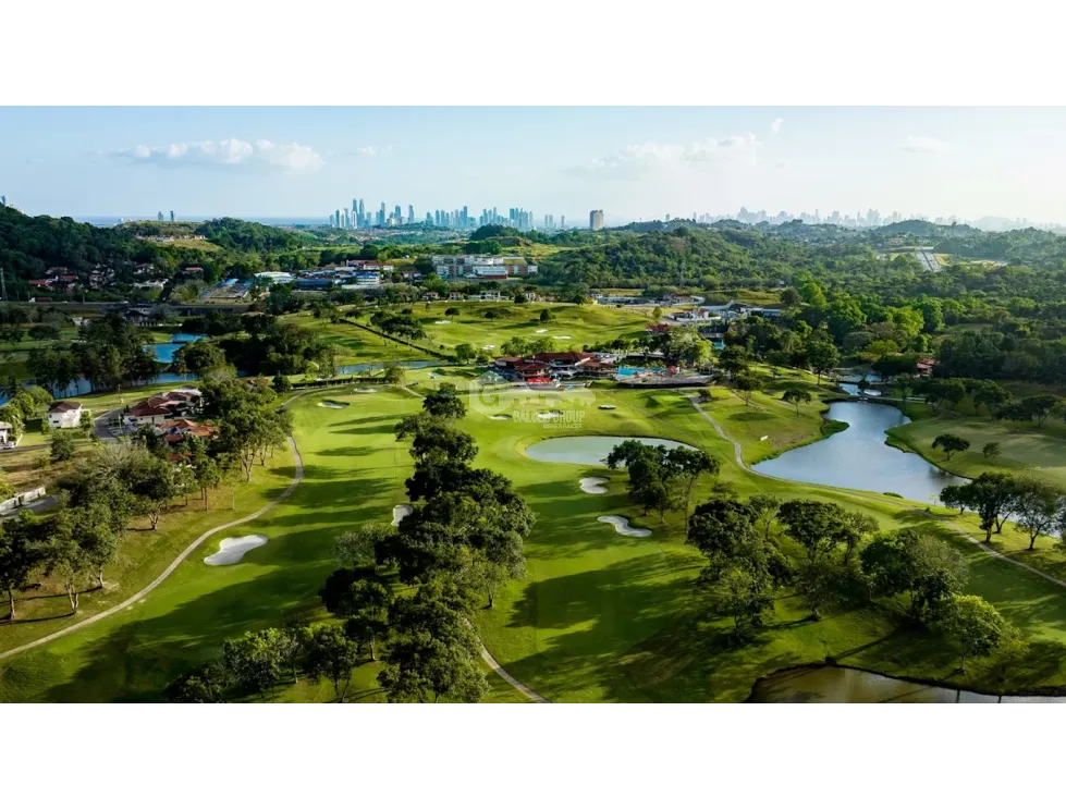 建筑很多 在 Brisas Del Golf 出售