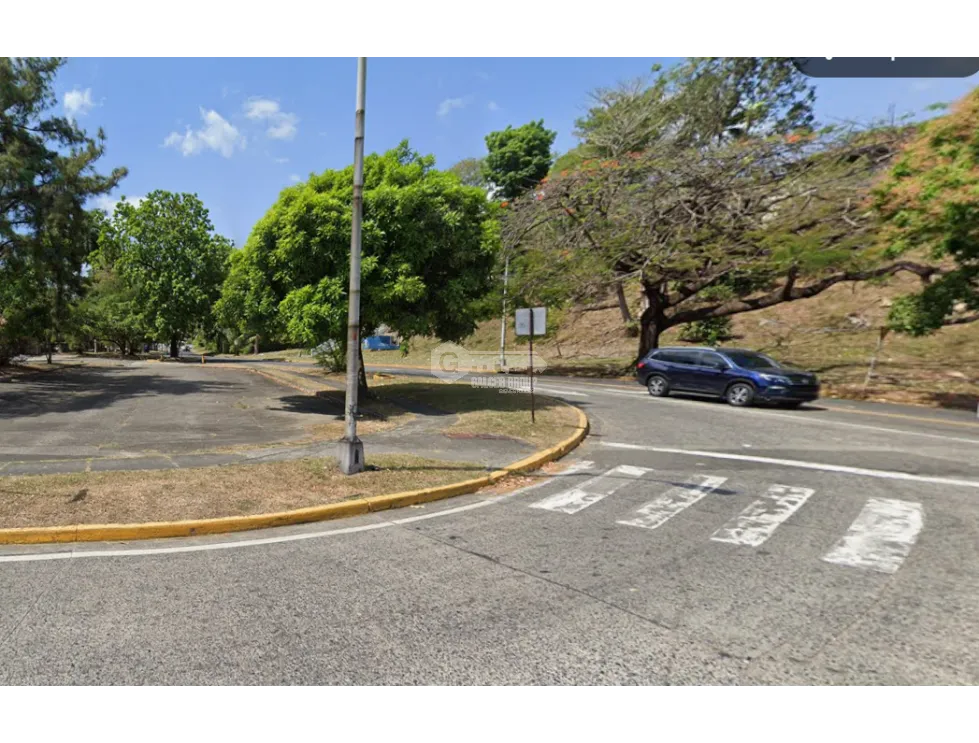 BALBOA / LAND / 1690M / HORIZONTAL / MAIN ROAD
