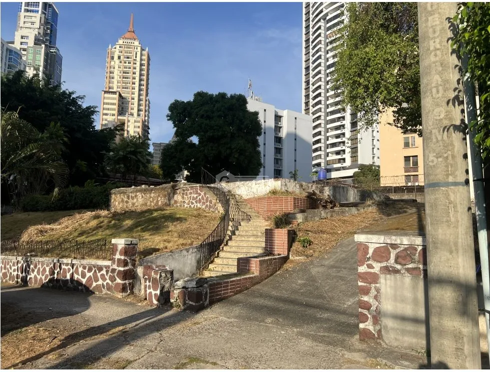 EL CANGREJO / COMMERCIAL LAND / RM1-C2 / 1421M / MAIN AVENUE