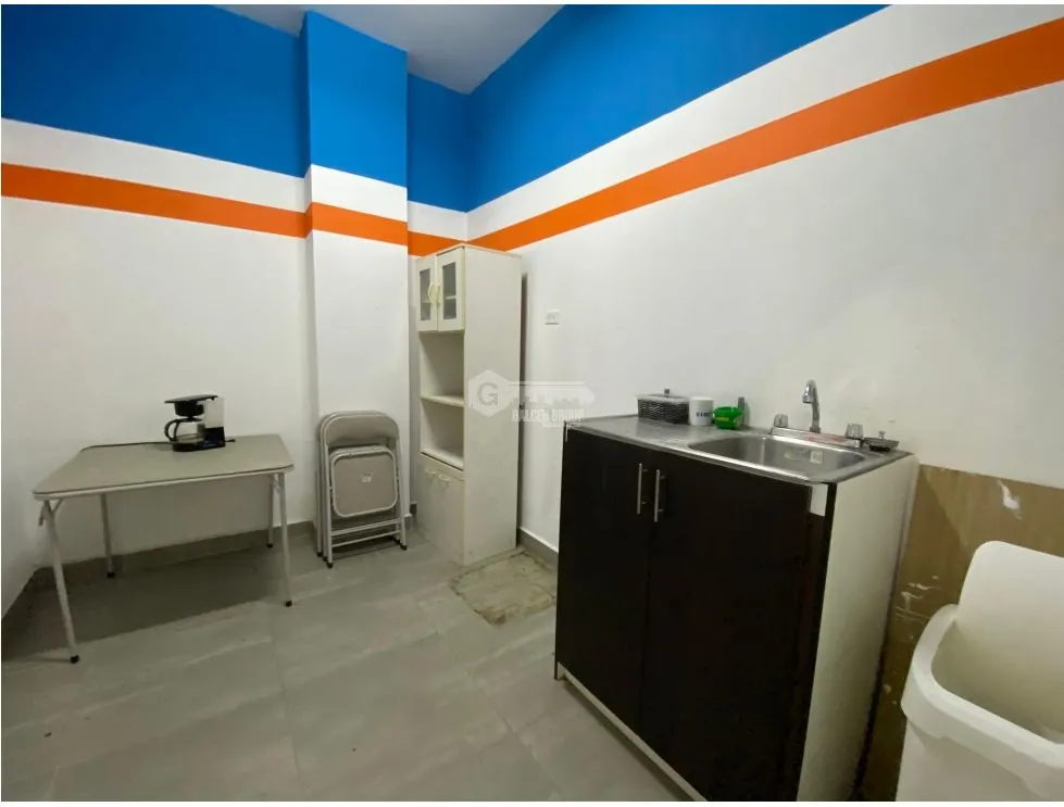 CONDADO DEL REY /  LOCAL COMERCIAL / CENTENNIAL / 106M / 5 DIVISIONES
