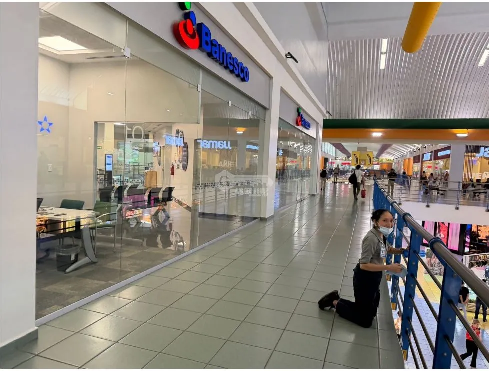 ALBROOK MALL / COMMERCIAL SPACE / 430M / FLOOR 2 / NEAR BANKS