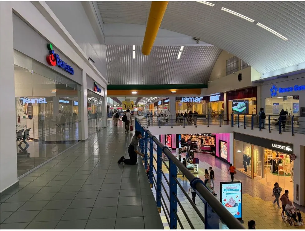 ALBROOK MALL / COMMERCIAL SPACE / 430M / FLOOR 2 / NEAR BANKS