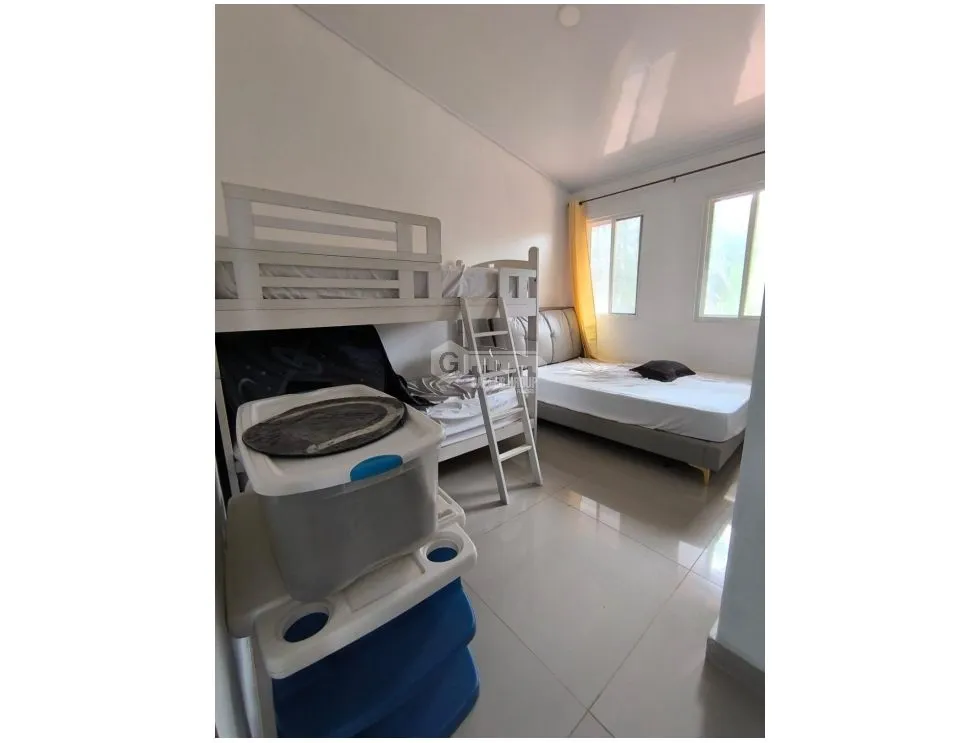 CERRO AZUL / 2000 M2 / 2 NIVELES / 4 HABITACIONES / CAMPESTRE