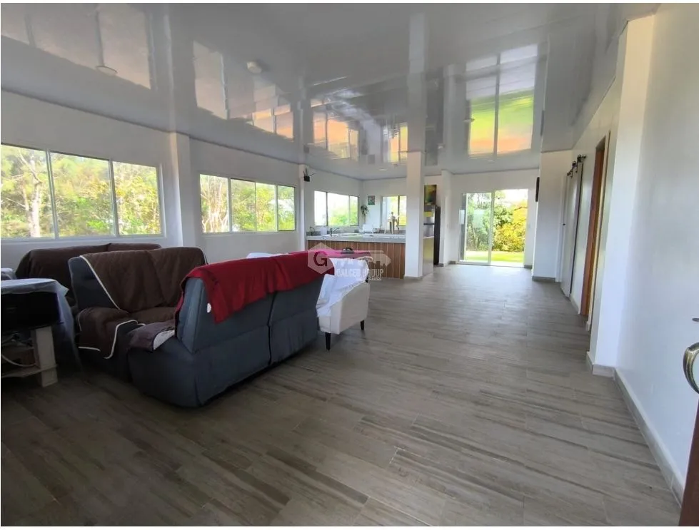 CERRO AZUL / 2000 M2 / 2 NIVELES / 4 HABITACIONES / CAMPESTRE
