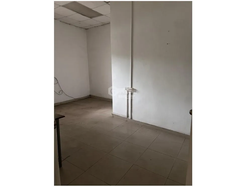 ANCON / LOCAL COMERCIAL / 155 M2 / DIVISIONES / VACIO / PLANTA ALTA