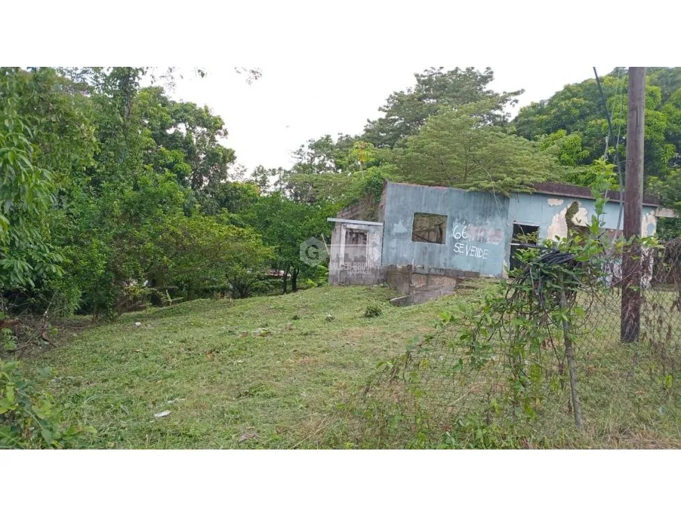 TERRENO / 24 DE DICIEMBRE / CABUYITA / 1800M / ORILLA DE CALLE