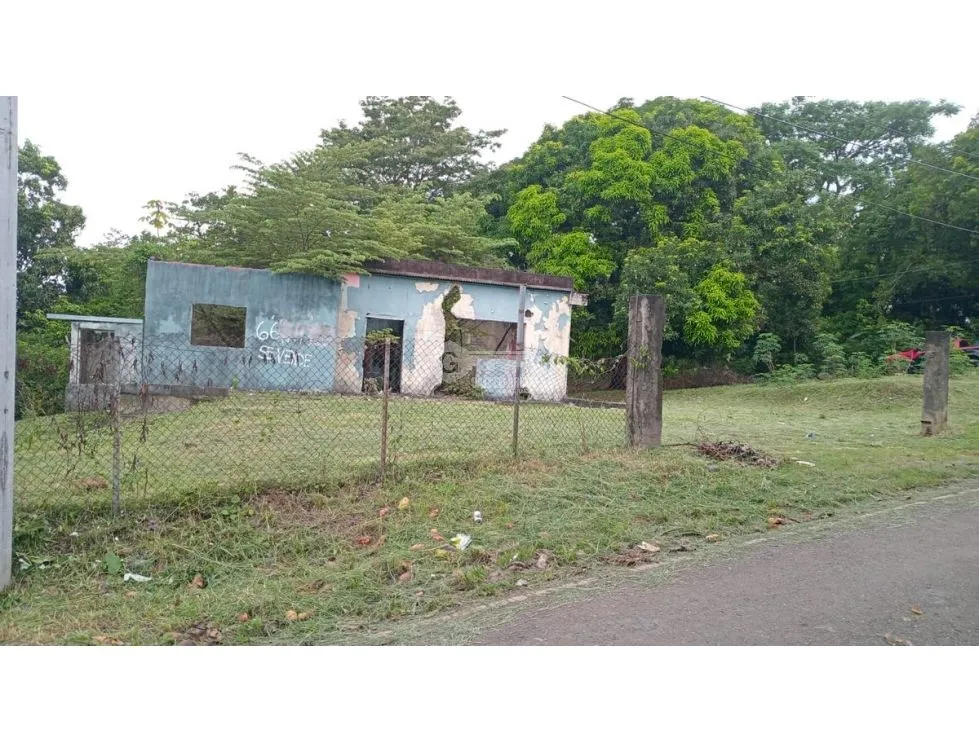 TERRENO / 24 DE DICIEMBRE / CABUYITA / 1800M / ORILLA DE CALLE