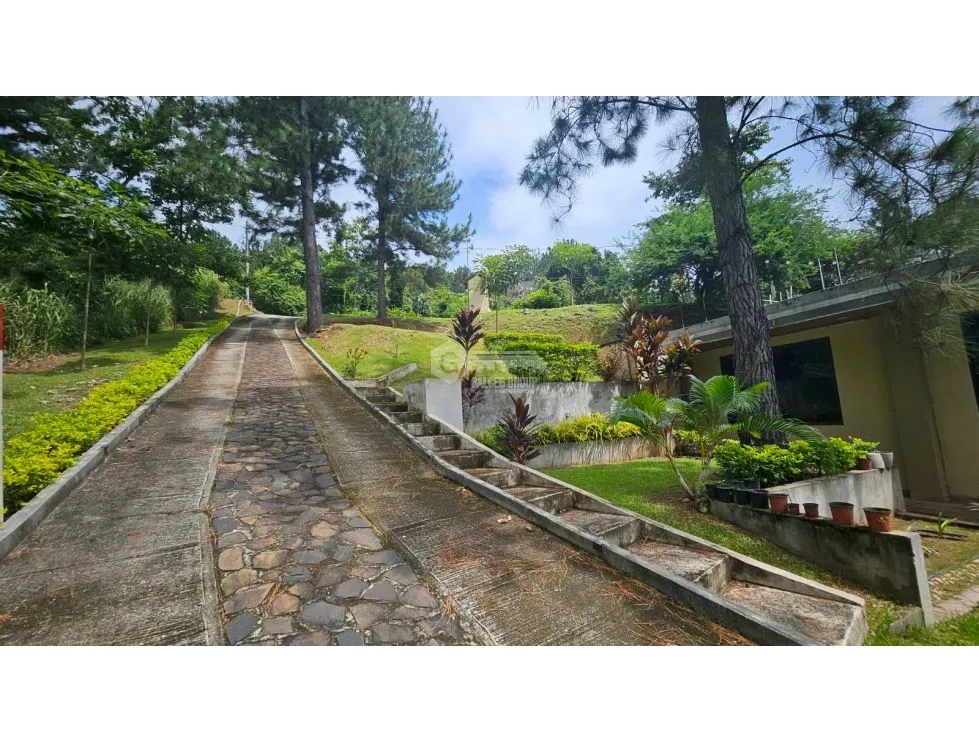 CHAME / URB. GRANADA / TERRENO CON CASA / 2063M / VISTA PANORAMA