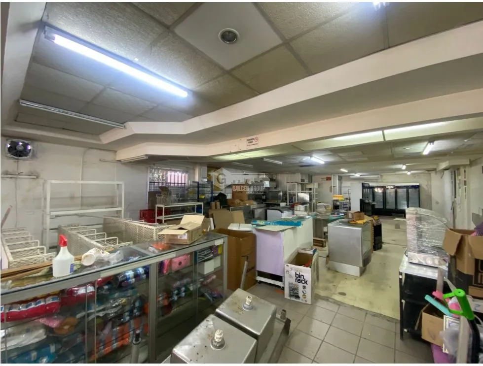 Espace commercial à El Crisol à louer