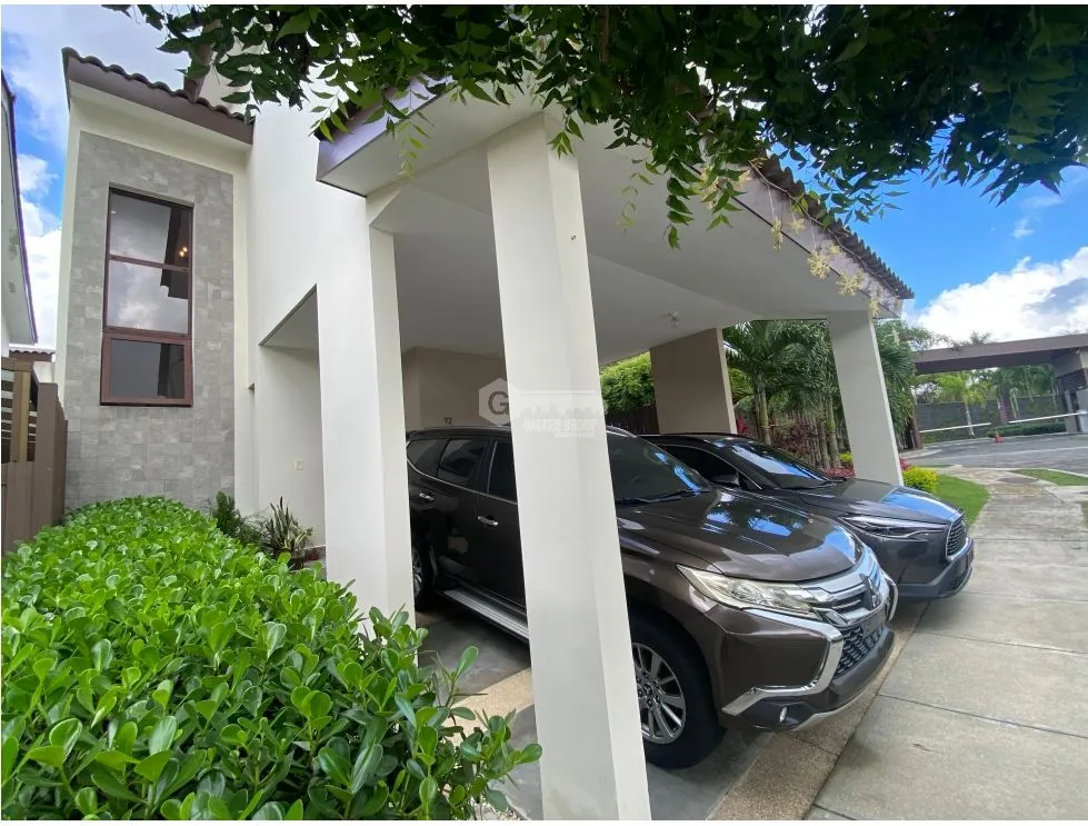 Maison unifamiliale à Brisas Del Golf à vendre