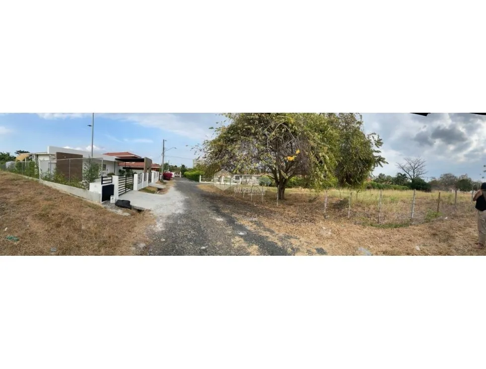 CORONADO / LAND / 1412M / FLAT / CORNER / WATER WELL