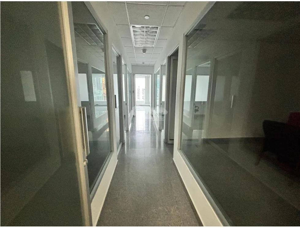 CALLE 50 / OFICINA / TORRE GLOBAL BANK / 131M / AIRES / DIVISIONES