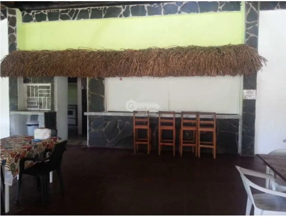 TERRENO CON RESTAURANTE Y HOSPEDAJE / FARALLÓN RÍO HATO / 2,220M2