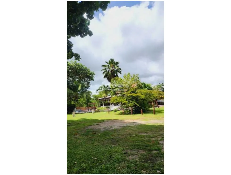 TERRENO CON RESTAURANTE Y HOSPEDAJE / FARALLÓN RÍO HATO / 2,220M2