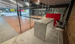 OFICINA / CALLE 50 / GALERIA 50 / 300M2 / 2 NIVELES / SOBRE VIA