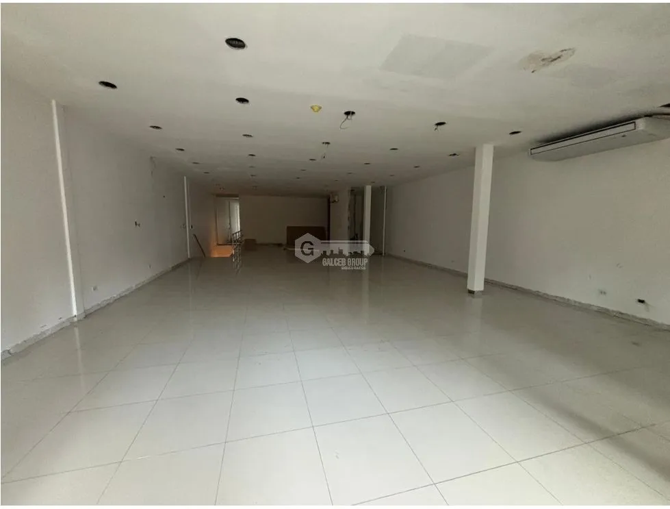 OFICINA / CALLE 50 / GALERIA 50 / 300M2 / 2 NIVELES / SOBRE VIA