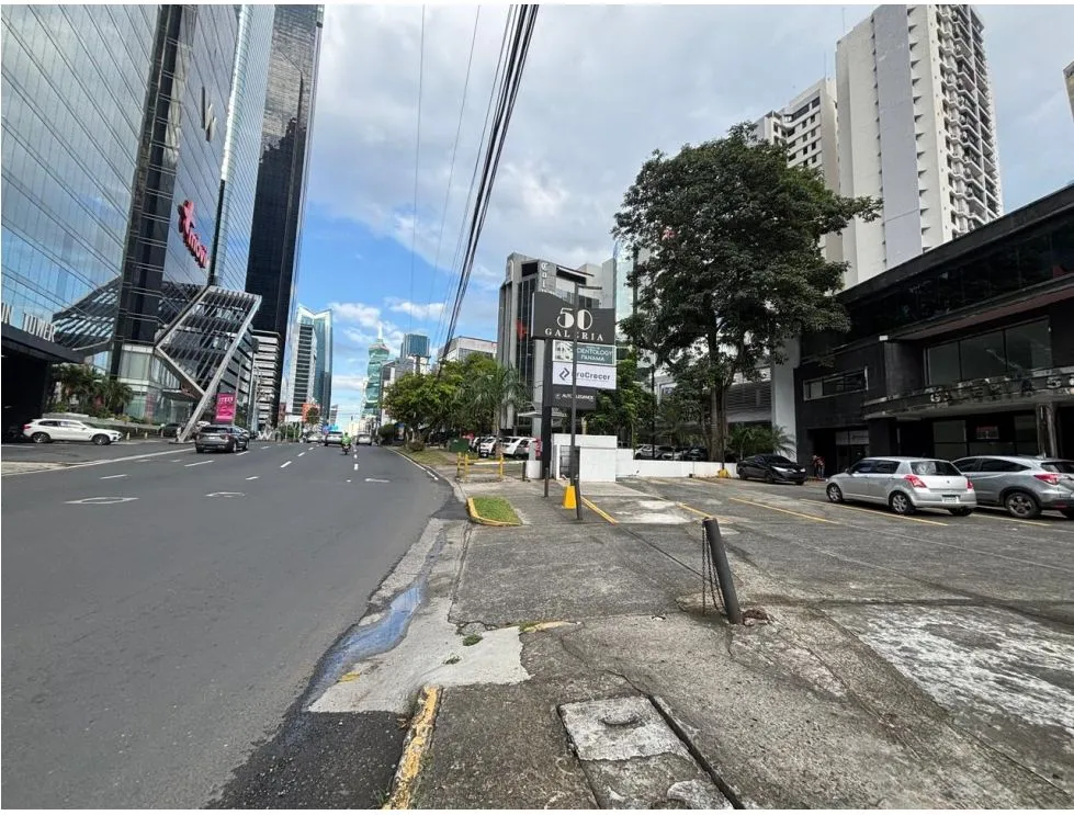 OFICINA / CALLE 50 / GALERIA 50 / 300M2 / 2 NIVELES / SOBRE VIA
