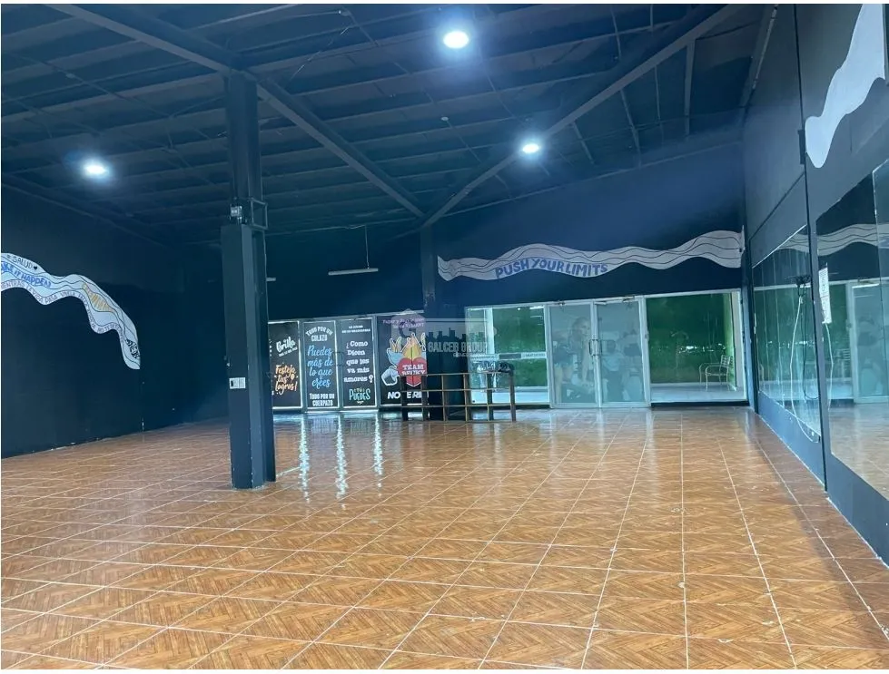 Espace commercial à Altos de Panama à louer