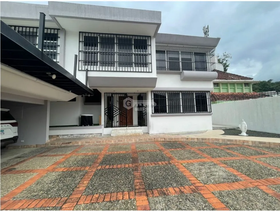 Single Family House for sale in La Alameda