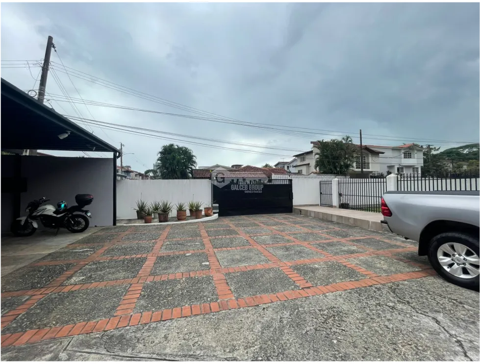 Single Family House for sale in La Alameda