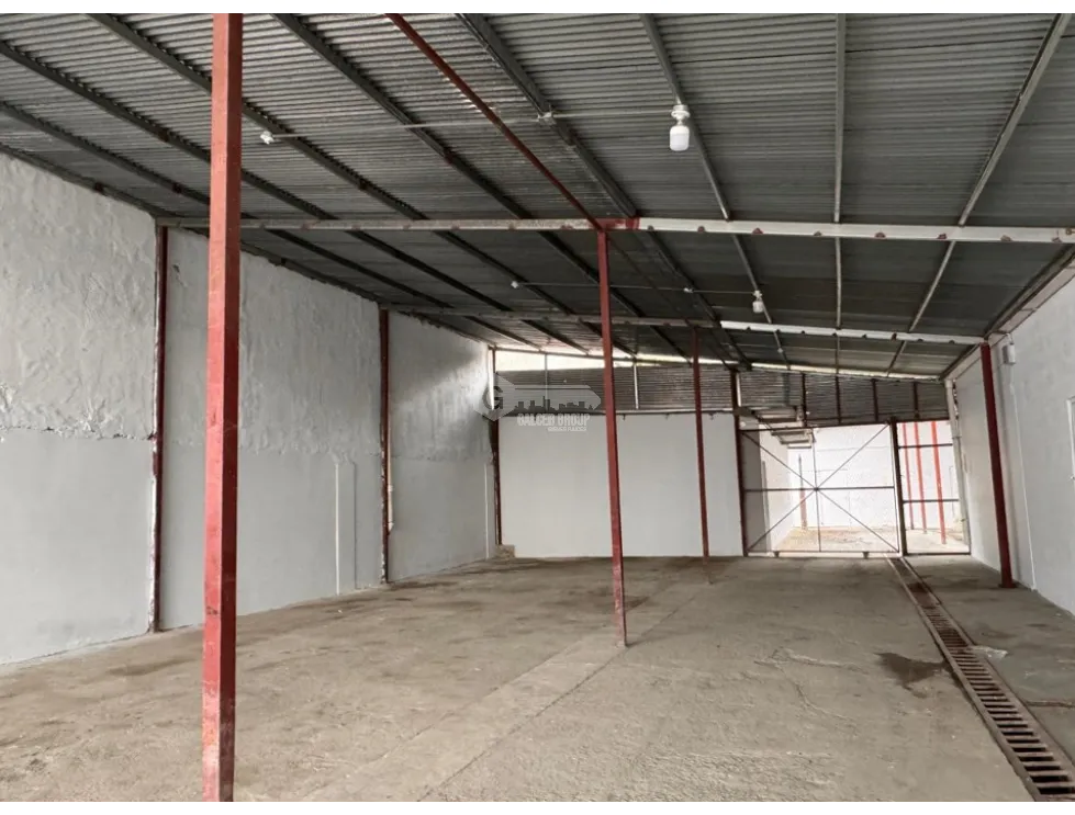 24 DE DICIEMBRE / COMMERCIAL WAREHOUSE / WITH OFFICE / 2014M