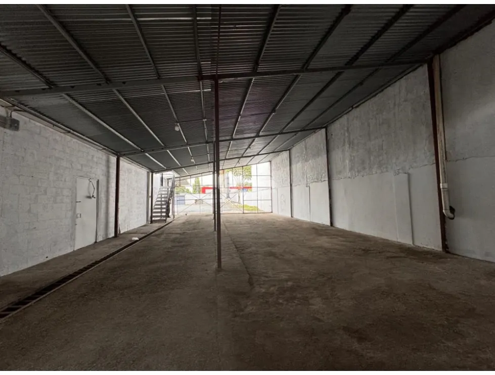 24 DE DICIEMBRE / COMMERCIAL WAREHOUSE / WITH OFFICE / 2014M