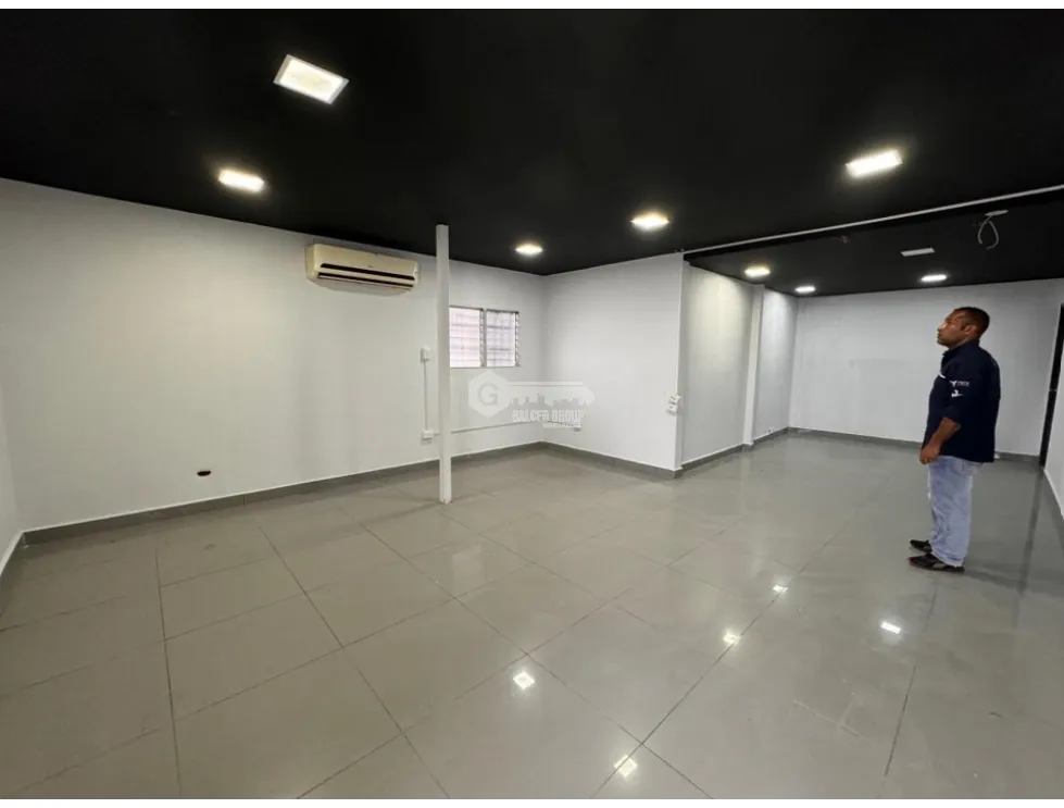 24 DE DICIEMBRE / COMMERCIAL WAREHOUSE / WITH OFFICE / 2014M