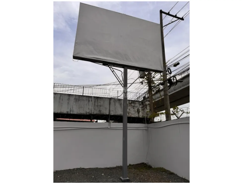 24 DE DICIEMBRE / COMMERCIAL WAREHOUSE / WITH OFFICE / 2014M