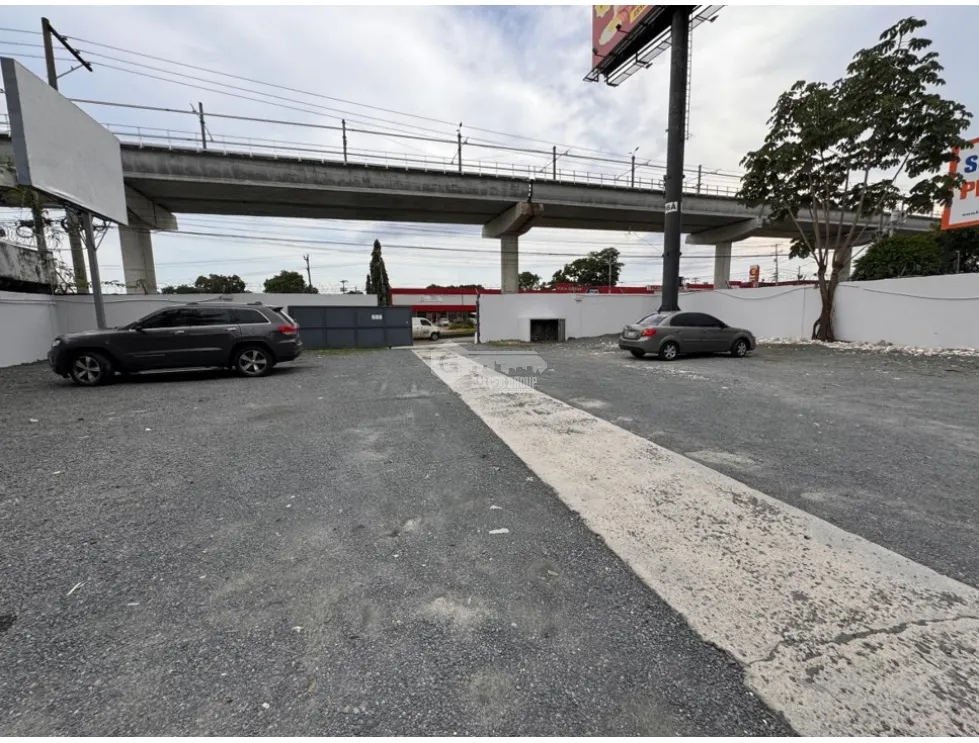 24 DE DICIEMBRE / COMMERCIAL WAREHOUSE / WITH OFFICE / 2014M